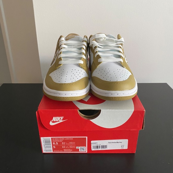 Nike Dunk Low White/Barley/Paisley 6.5W - Picture 2 of 2